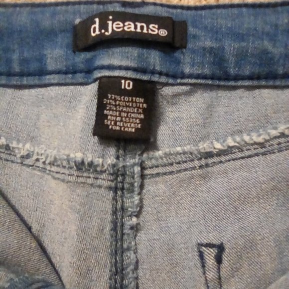 D. Jeans Ankle Style, Size 10, Worn Look, mid rise - Picture 4 of 7